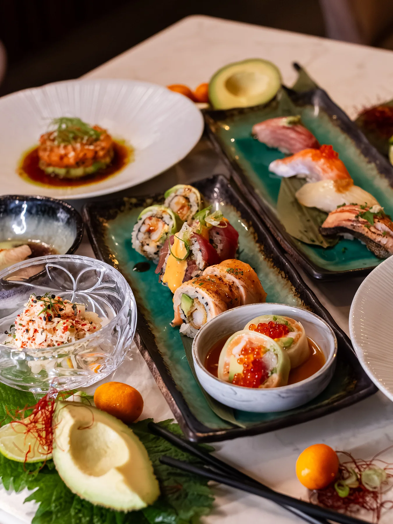 Utvalg av retter hos Sushi Roll